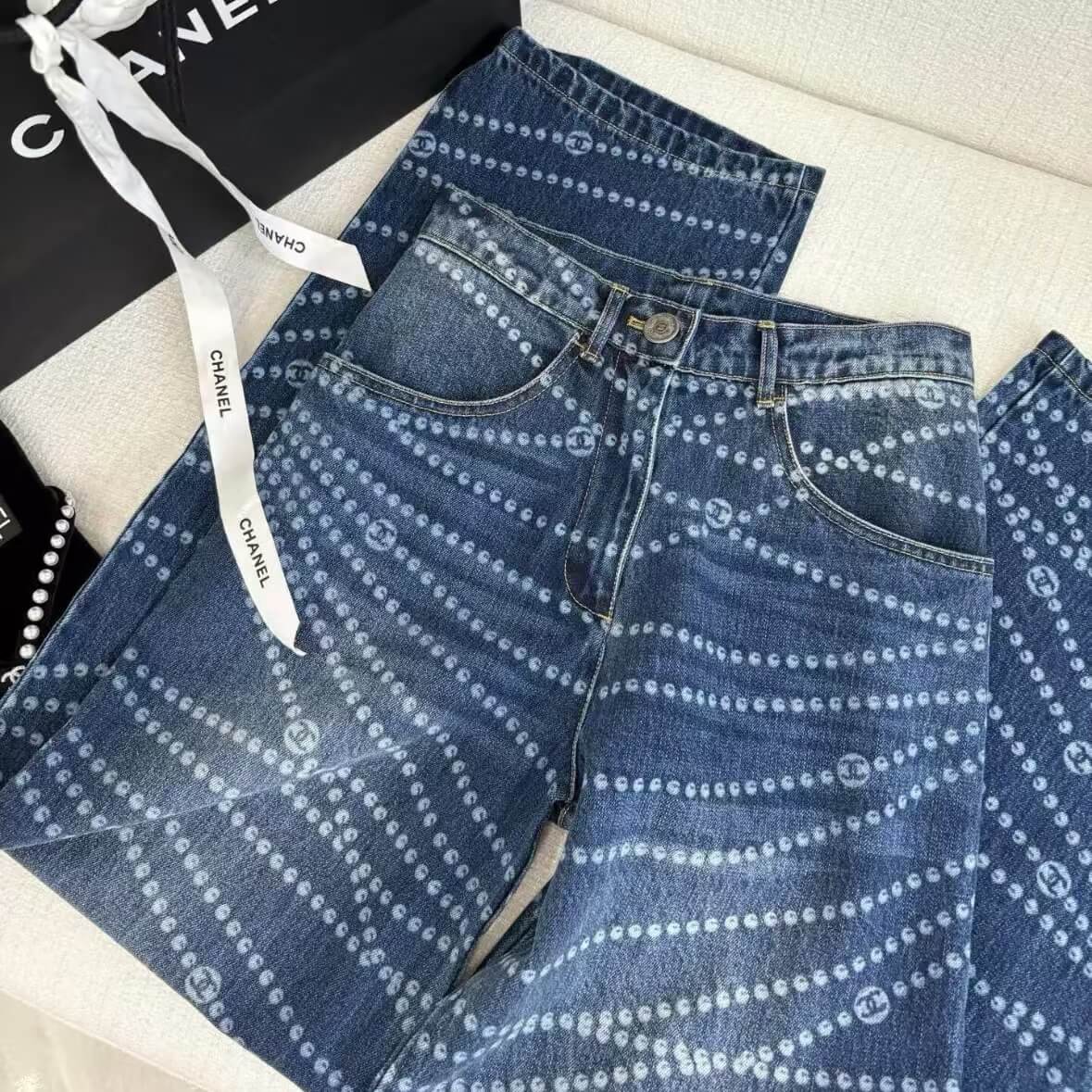 Popular Pearl Print Denim Pants
