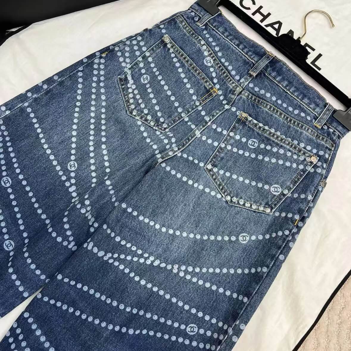 Popular Pearl Print Denim Pants