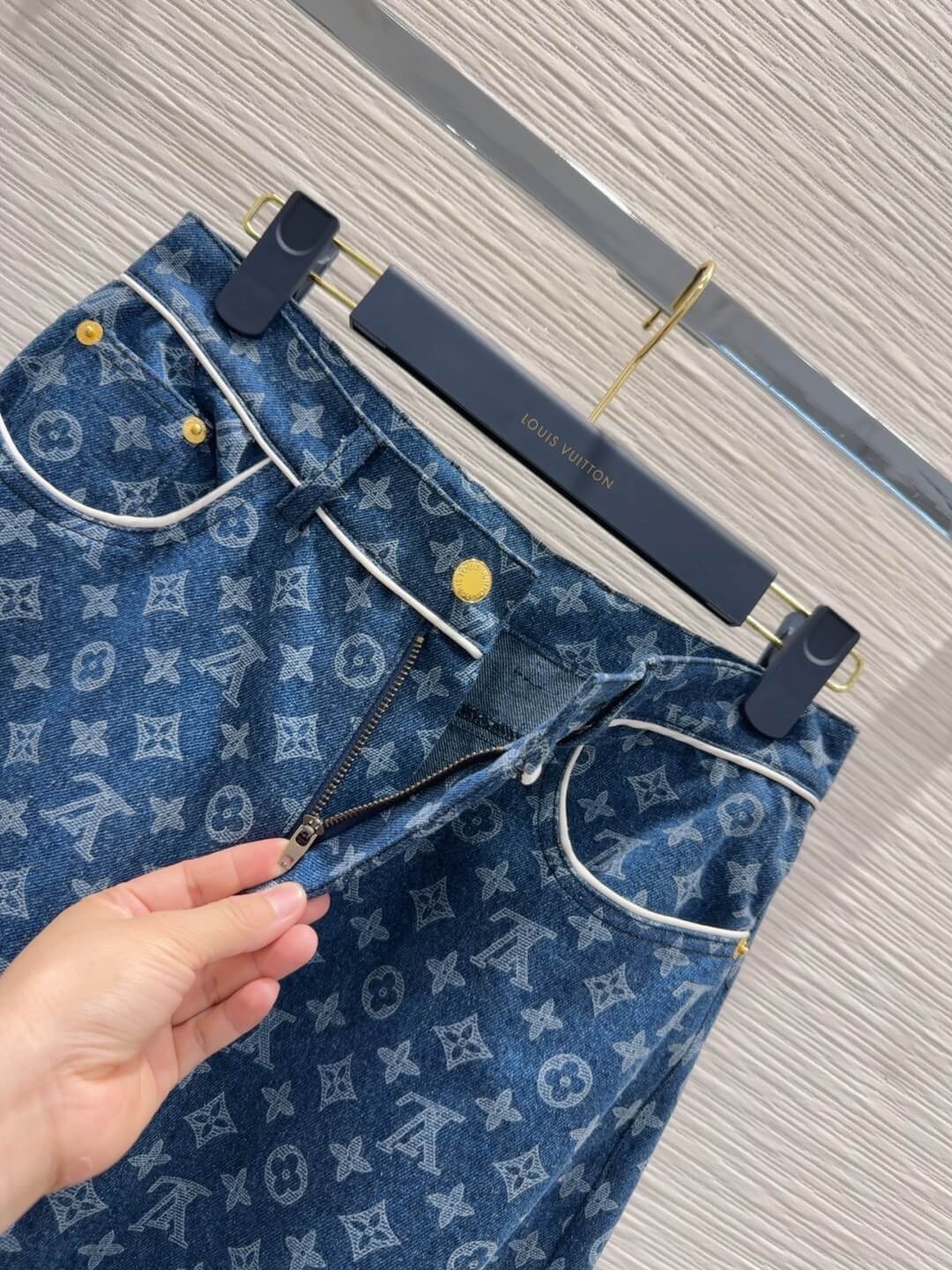 Fashionable Twill Cotton All-Over Print Jeans