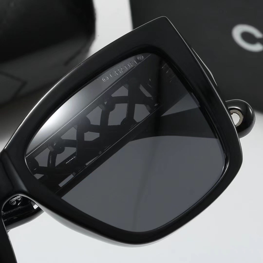 Casual Oversized Hollow-Out Sunglasses