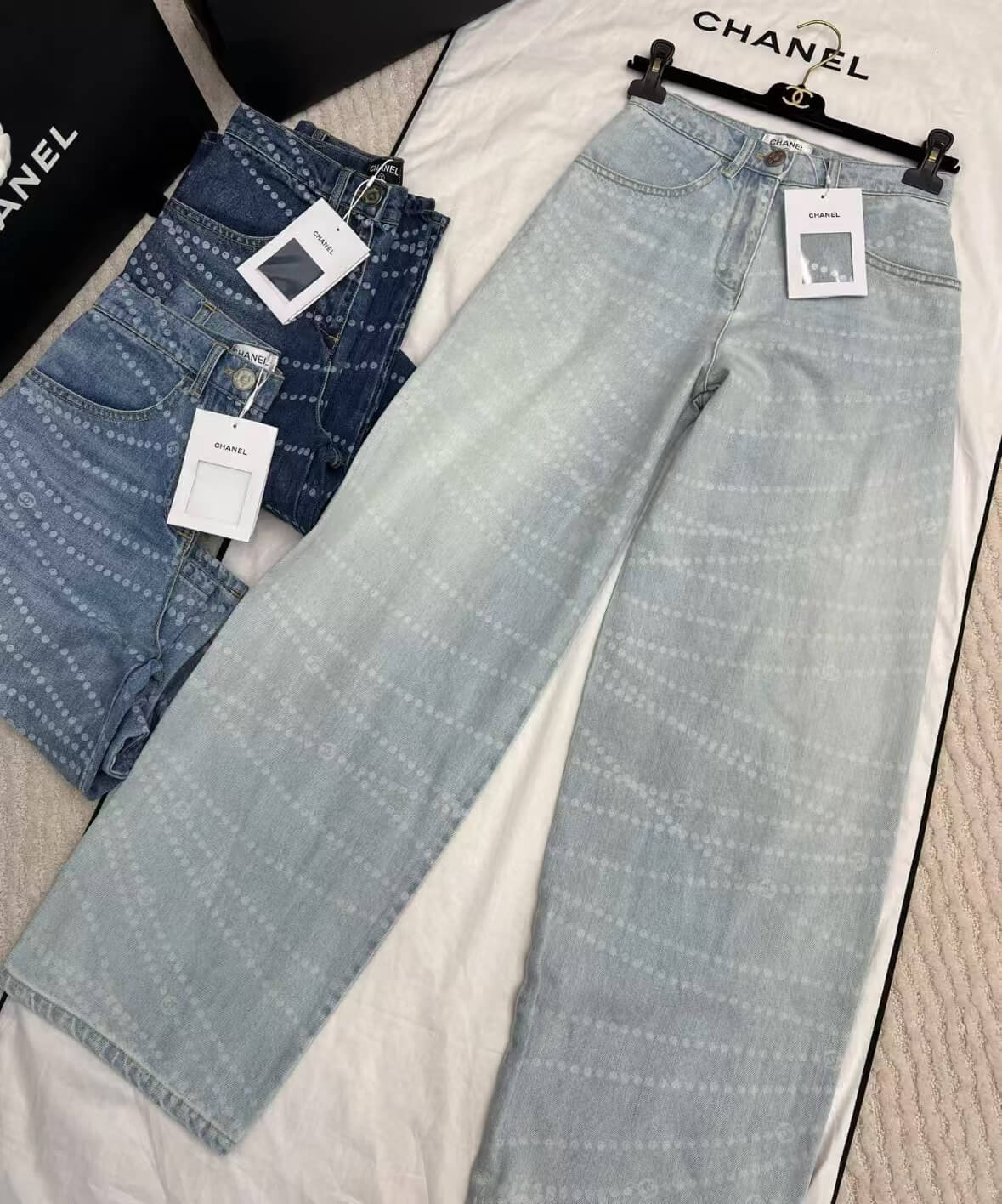 Popular Pearl Print Denim Pants